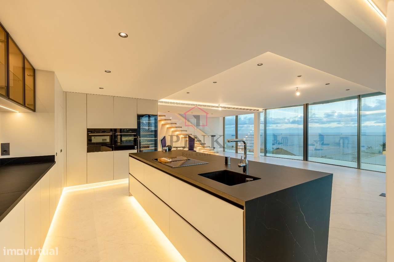 Moradia de Luxo com Piscina - T4 no Funchal-21
