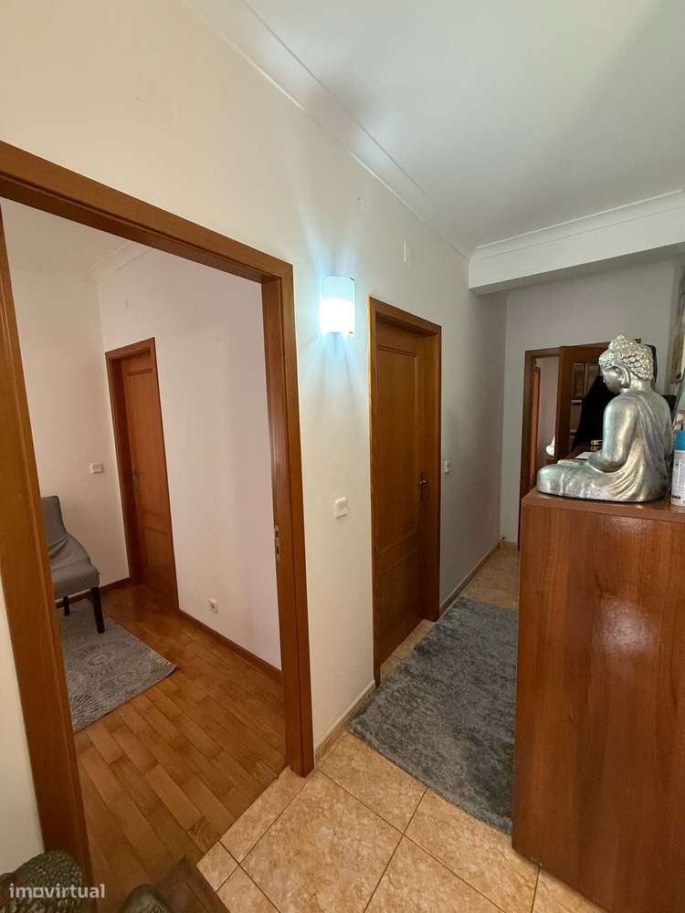 Apartamento T4 Marinha Grande com garagem-7