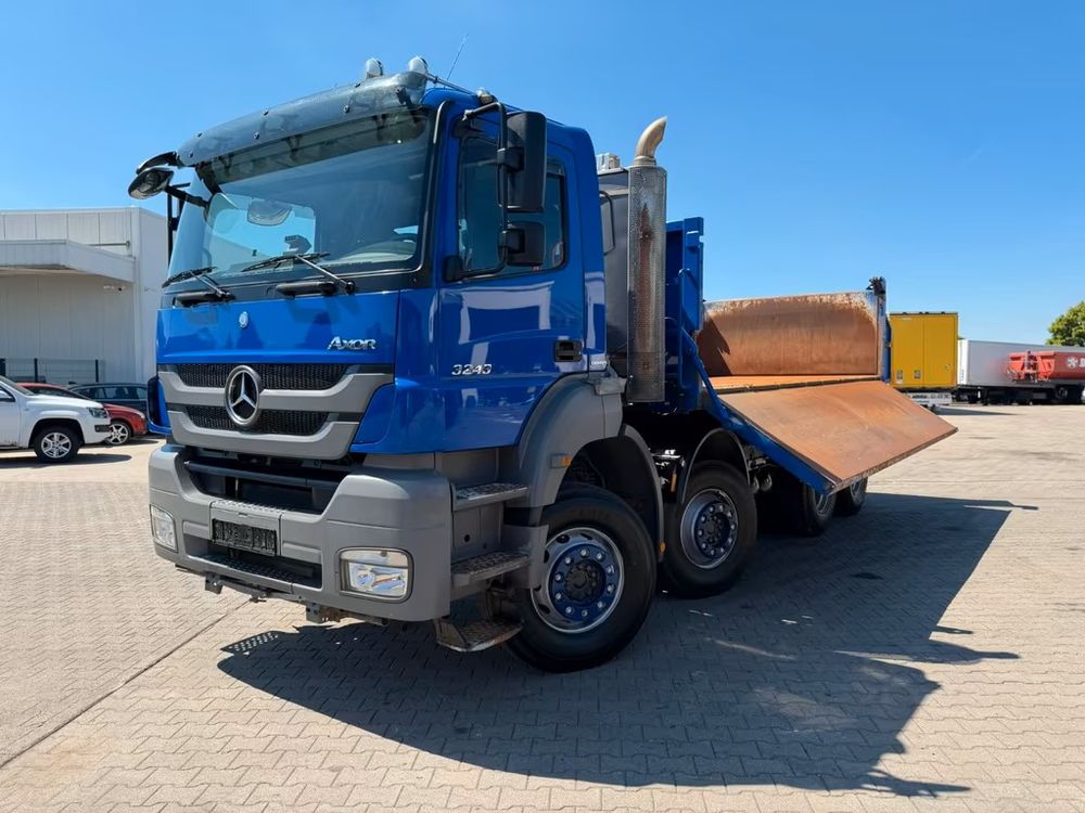 Mercedes-Benz Axor 2011