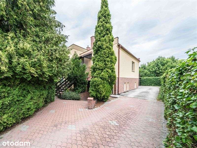 Dom w centrum Tarnowa Podgórnego dla dużej rodziny-16