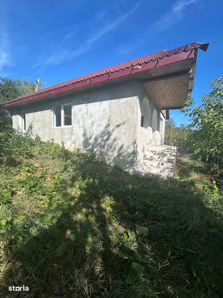 Casa din 2013 in Mogosesti foarte aproape de asfalt - Imagine principală: 1/6