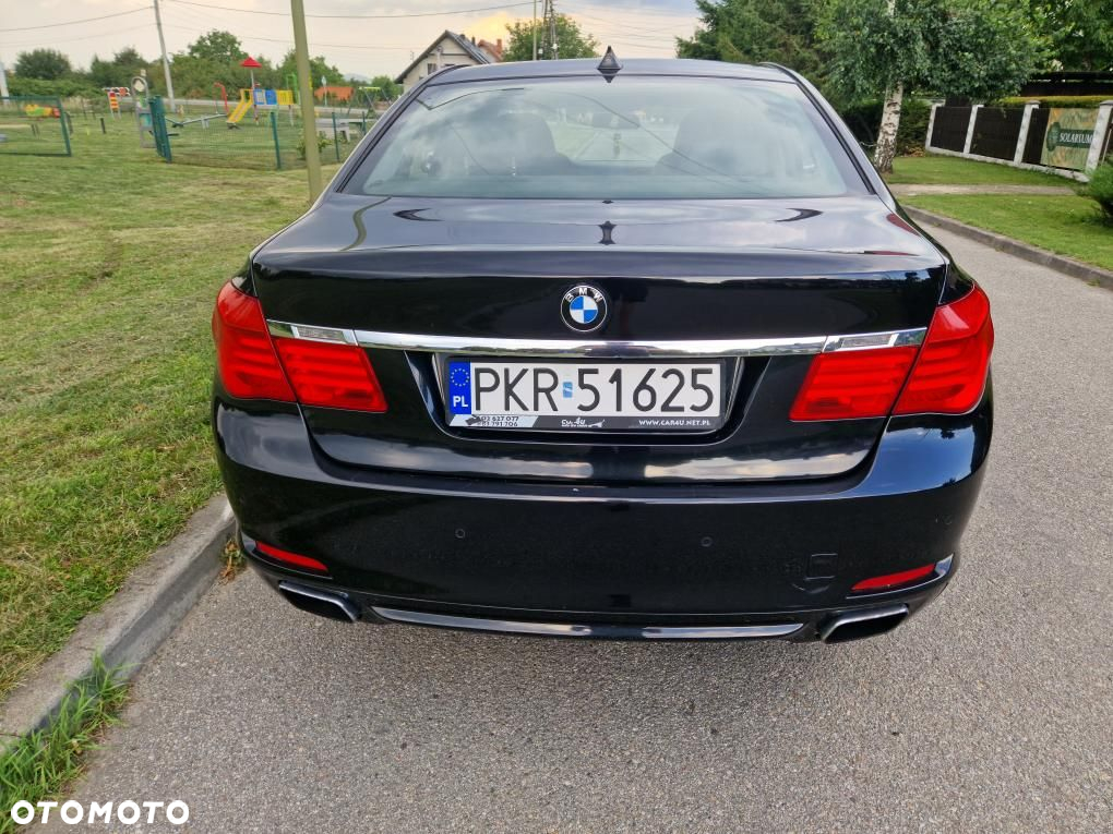 BMW Seria 7 750i - 7