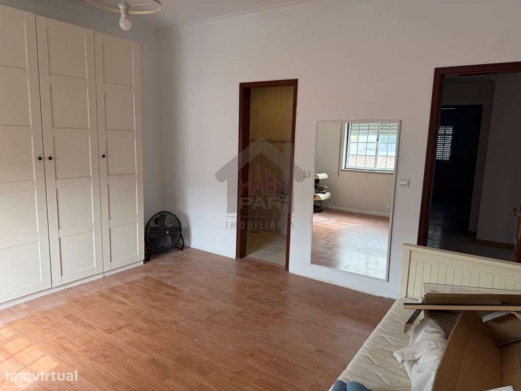 Excelente T2+1 Na Urbanização do Brejo-10