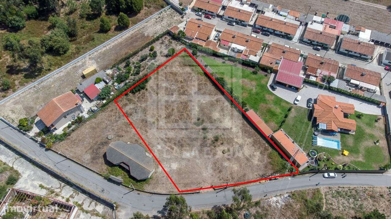 Terreno com 2.900 m2 e viabilidade de construção em São João de Ovar - Grande imagem: 3/10