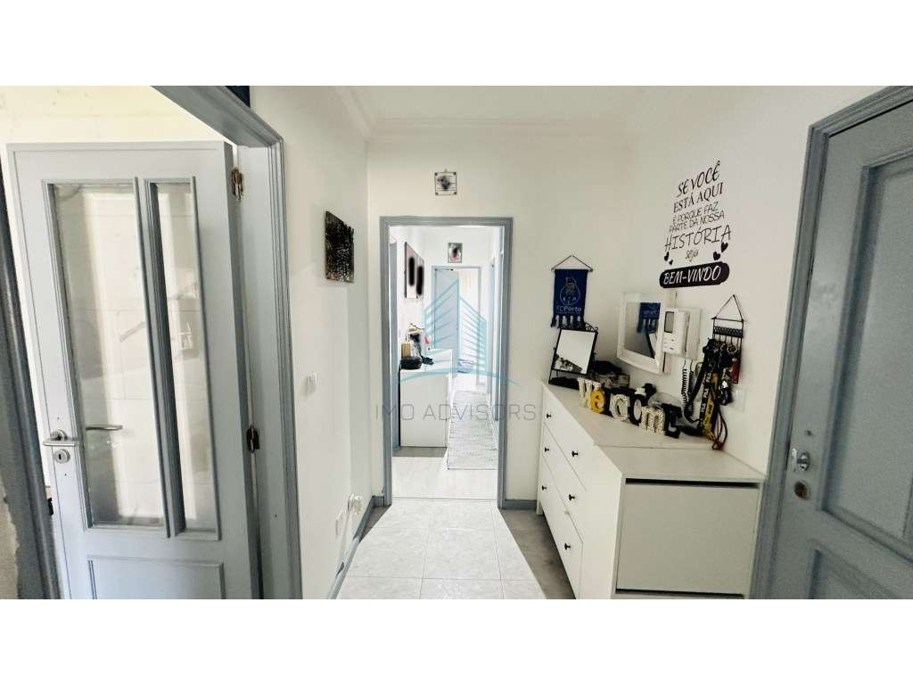 Excelente T2 com Lugar de Garagem e elevador em S. Cosme-19