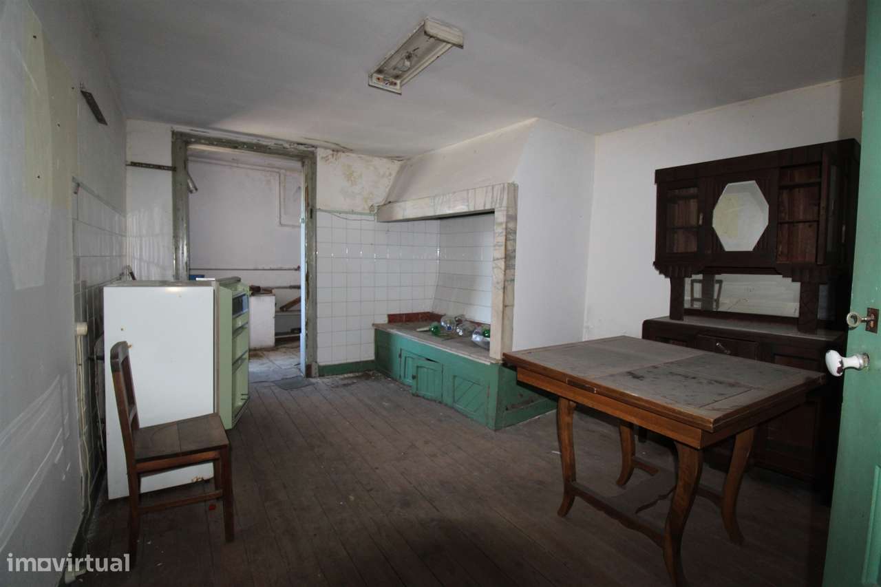 Prédio para remodelar, com projeto / Louriçal /Pombal - Grande imagem: 3/13