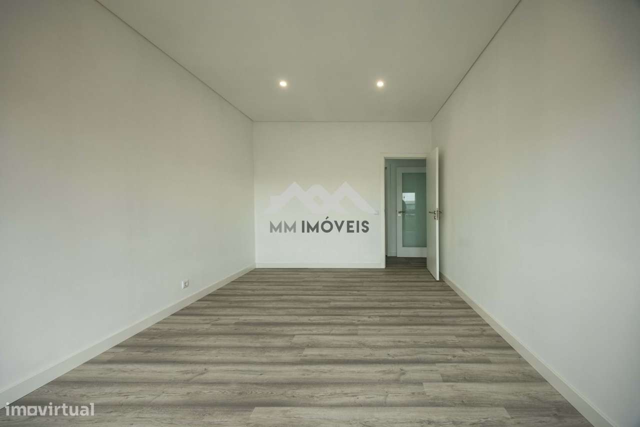 Apartamento T4 | Vila Nova de Gaia | Renovado | Elevador | Parqueament - Grande imagem: 5/33