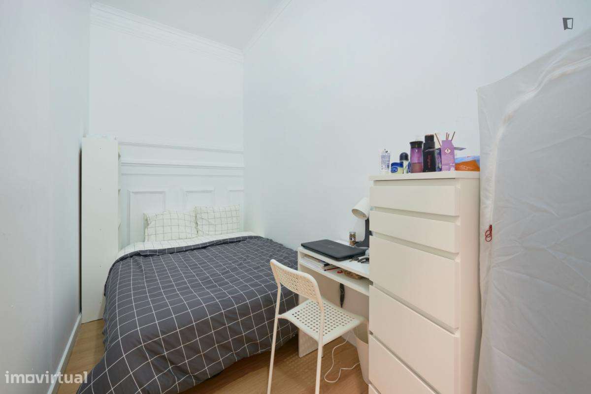 Quarto - localizado em Entrecampos Lisbon - Grande imagem: 2/9