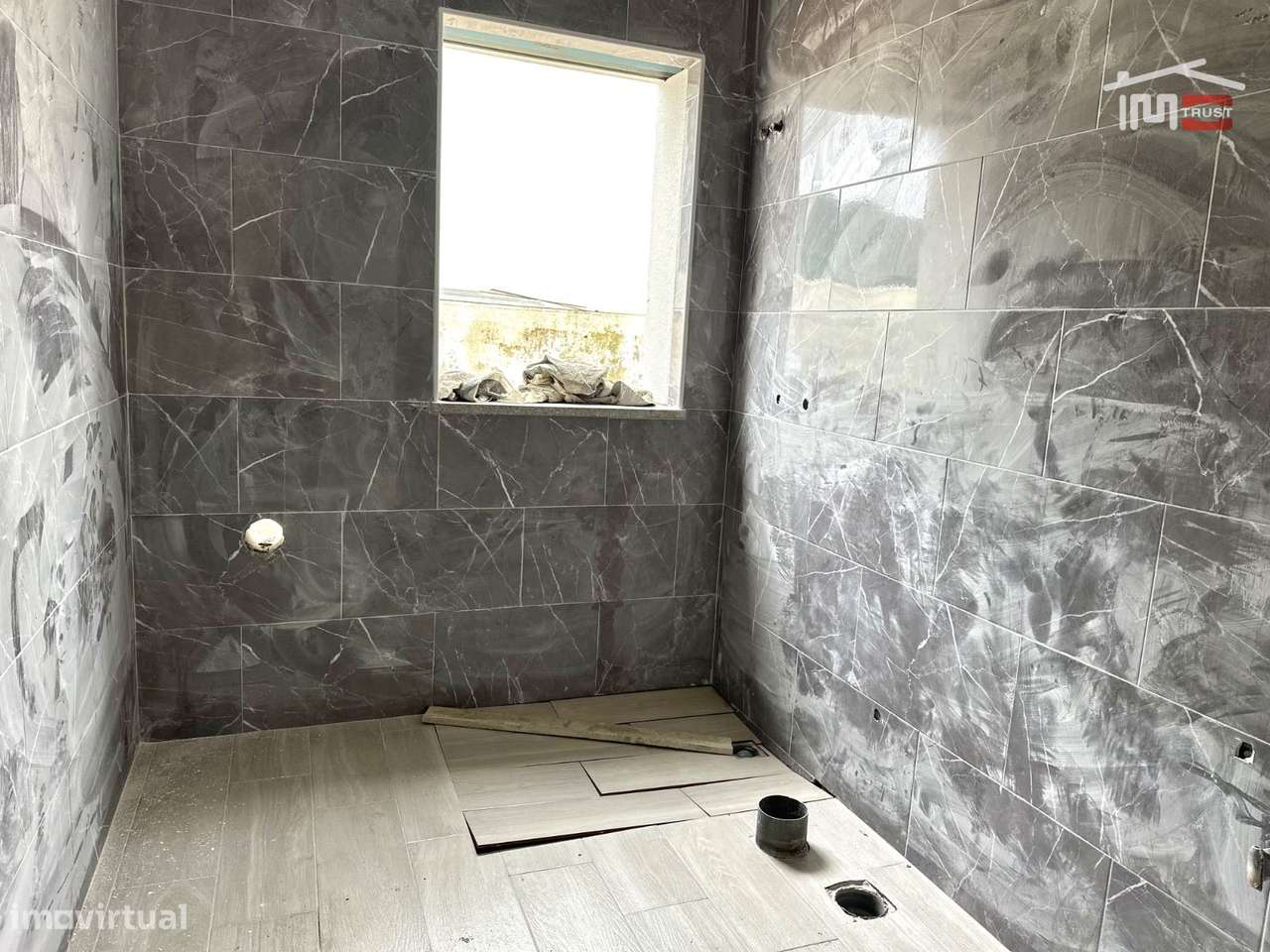 Incrível Moradia T4+1 - Com 612M2 de Terreno-27