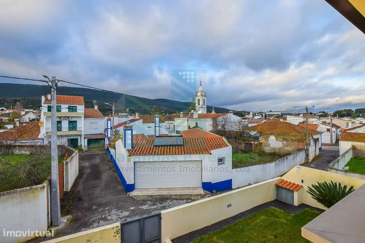 Moradia de luxo T5 com piscina e anexo-20