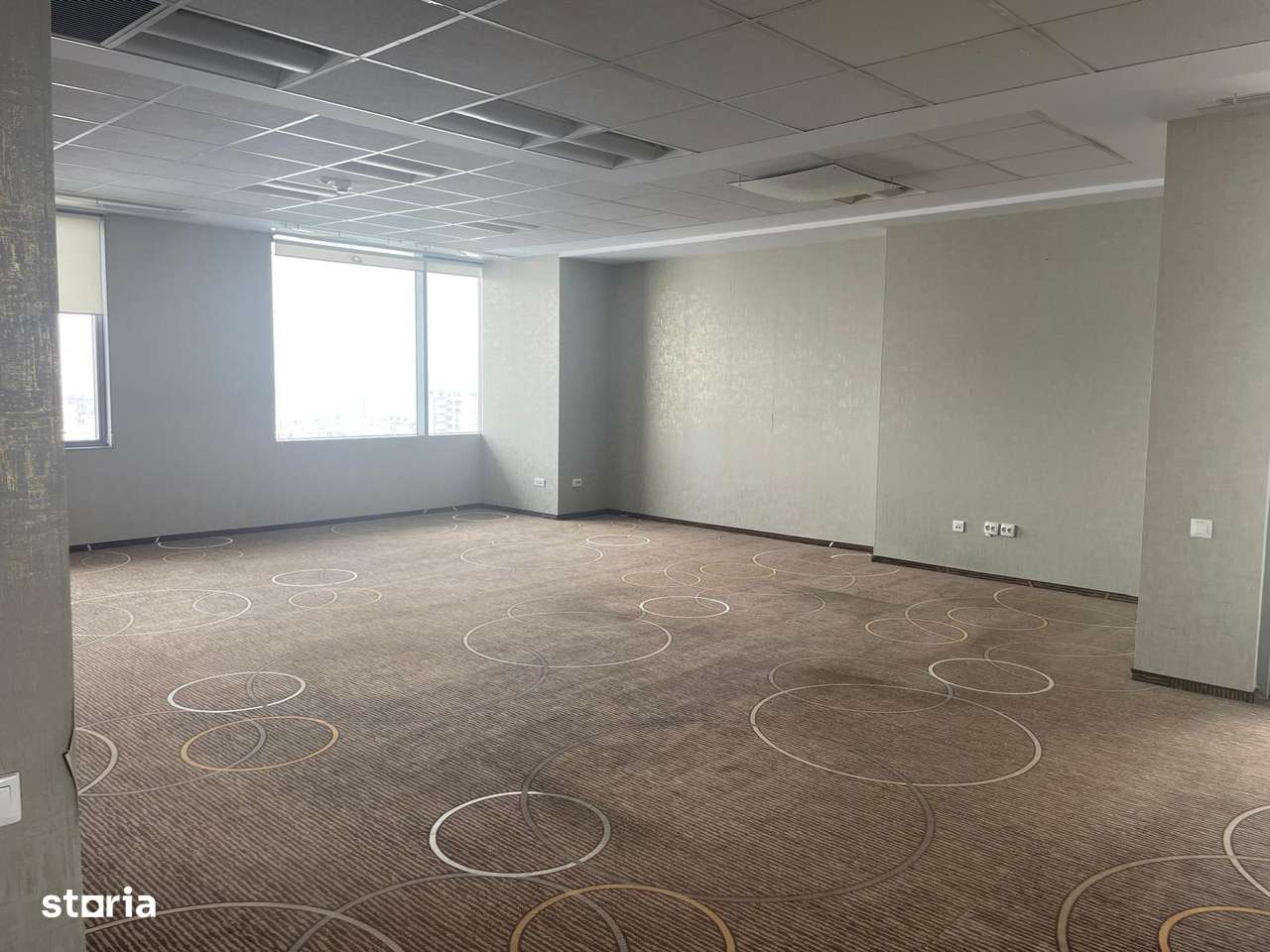 Inchiriez spatiu birouri clasa A, in Pitesti, ultracentral, open-space - Imagine principală: 2/8