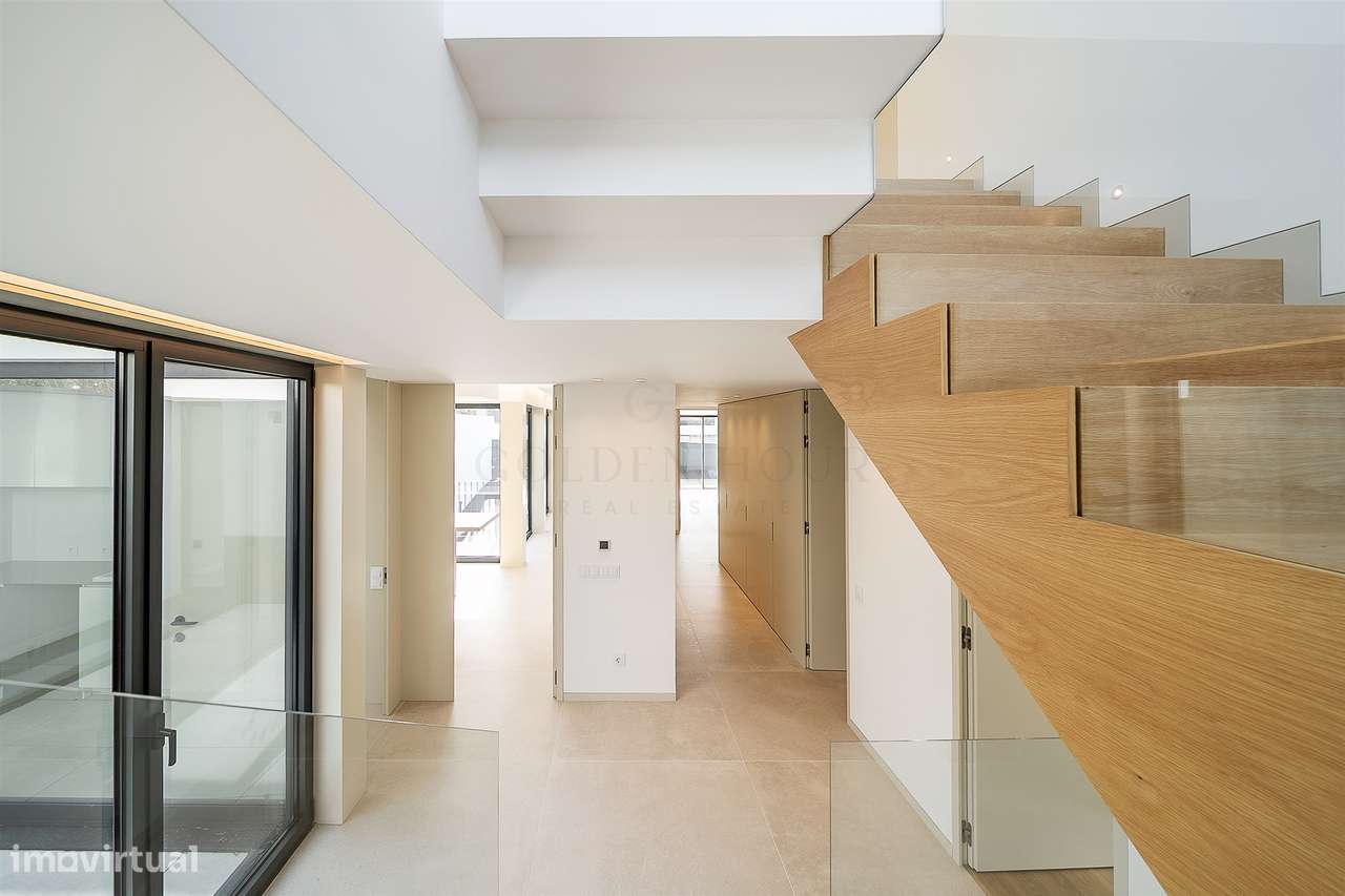 Moradia T4 de Luxo em Canidelo com Vista Mar | Golden Hour Real Estate-34
