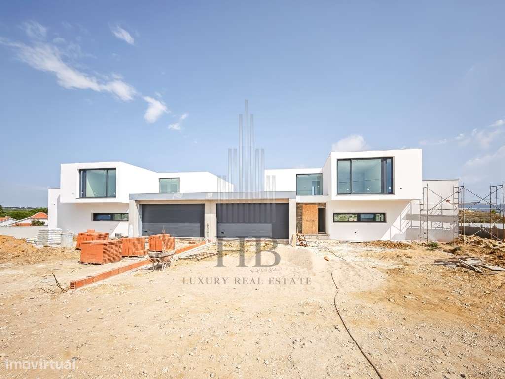 Moradia T4 de Luxo com Piscina e Jardim | Gouveia | Sintra - Grande imagem: 4/42