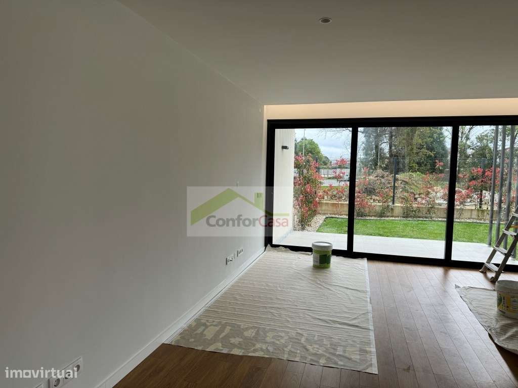 Moradias Luxuosas Novas T3 em Palmeira - Braga, com Jardim e Suítes-16