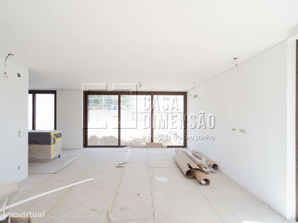 Moradia isolada de tipologia T3 na melhor zona da Aroeira, com Pisc... - Grande imagem: 4/29