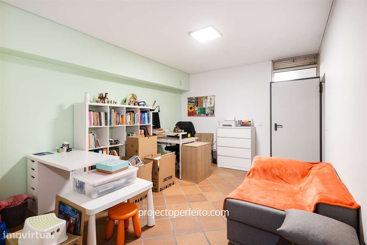 Moradia de tipologia T4+1 para venda em Perosinho, Vila Nova de Gaia-24