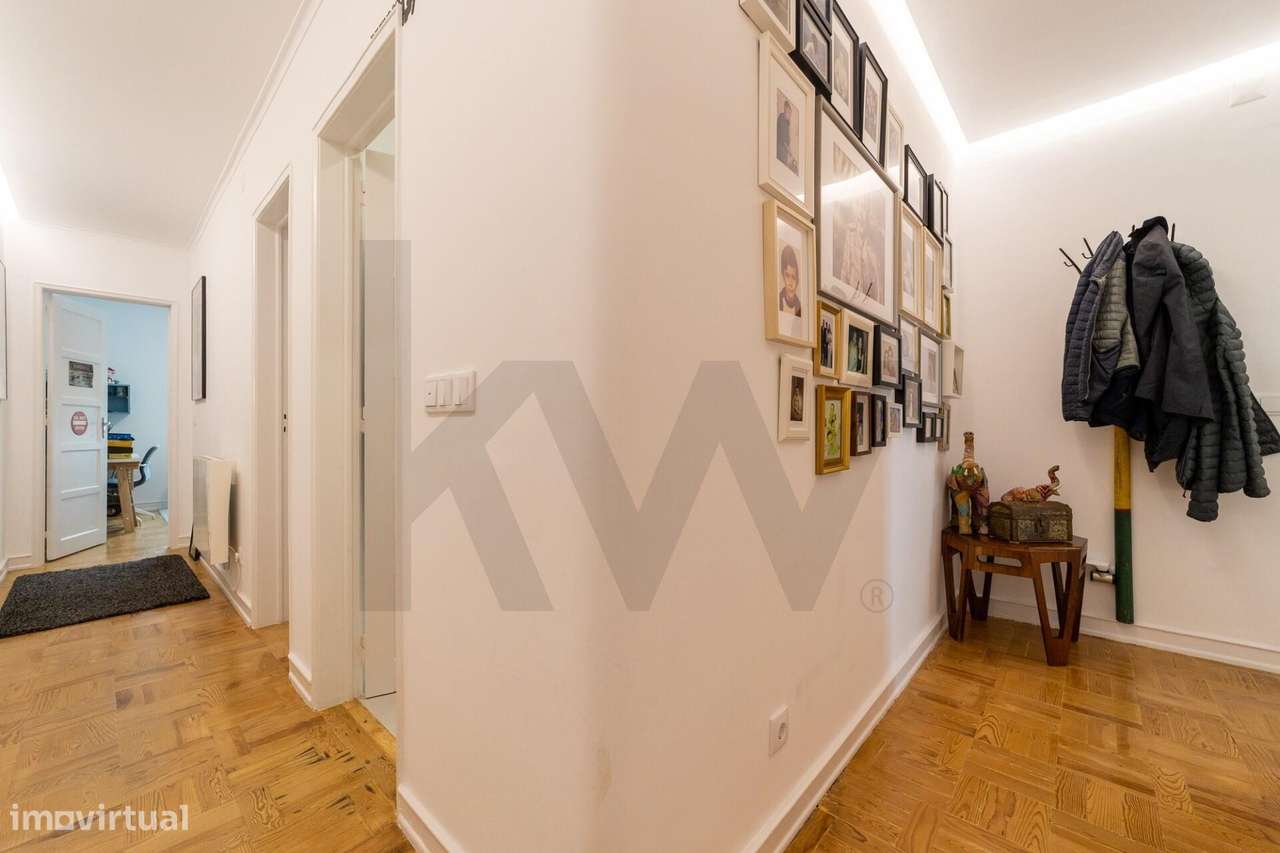 T2 Renovado de 89m2 em Alcântara – O Equilíbrio Perfeito entre Charme - Grande imagem: 4/27