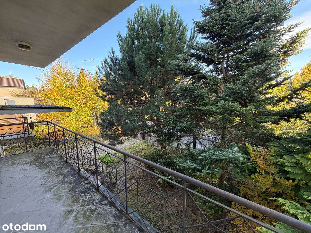 Na sprzedaż połowa domu z dwoma niezależnymi kondygnacjami + Garaż-19