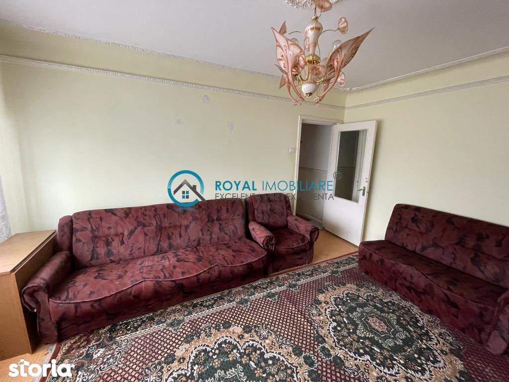Royal Imobiliare - Vanzare apartament 3 camere, zona Nord