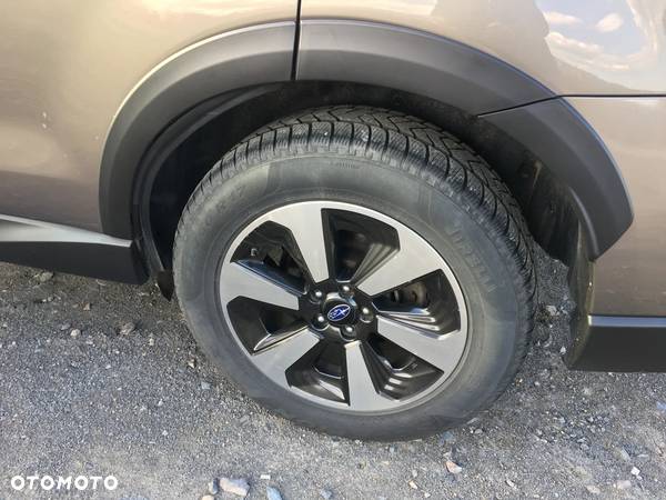 Subaru Forester 2.0 i Exclusive (EyeSight) Lineartronic - 14