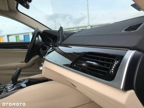 BMW Seria 5 520d xDrive Luxury Line - 28