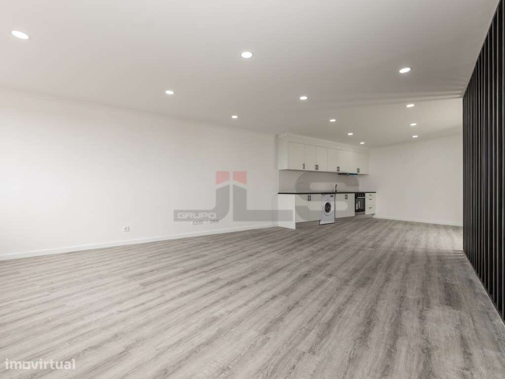 Moradia V1+1 Totalmente Remodelada com Vista Mar em Água de Alto-19