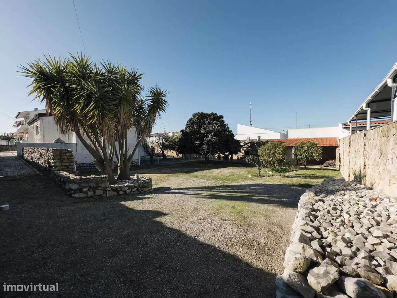 Oportunidade rara numa das localizações mais valorizadas de Fernão Fer-25