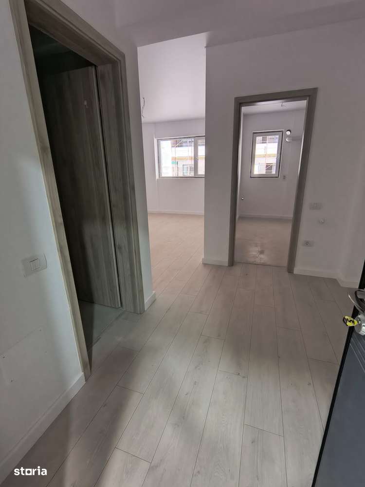 Garsoniera langa Metrou, pe parter birou sau locuit cu mobila dvs - Imagine principală: 5/7