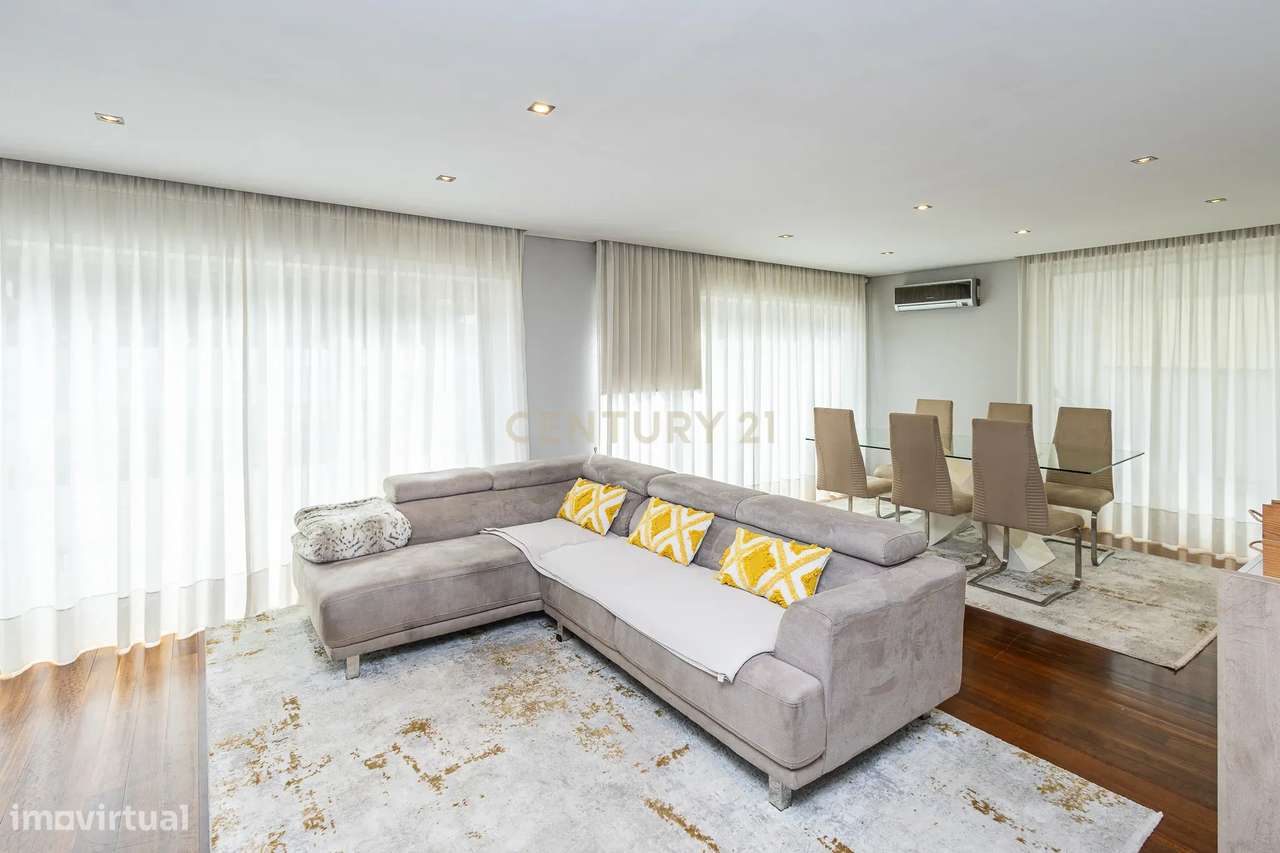 Moradia T4 - Vila de Cucujães - Oliveira de Azeméis-5