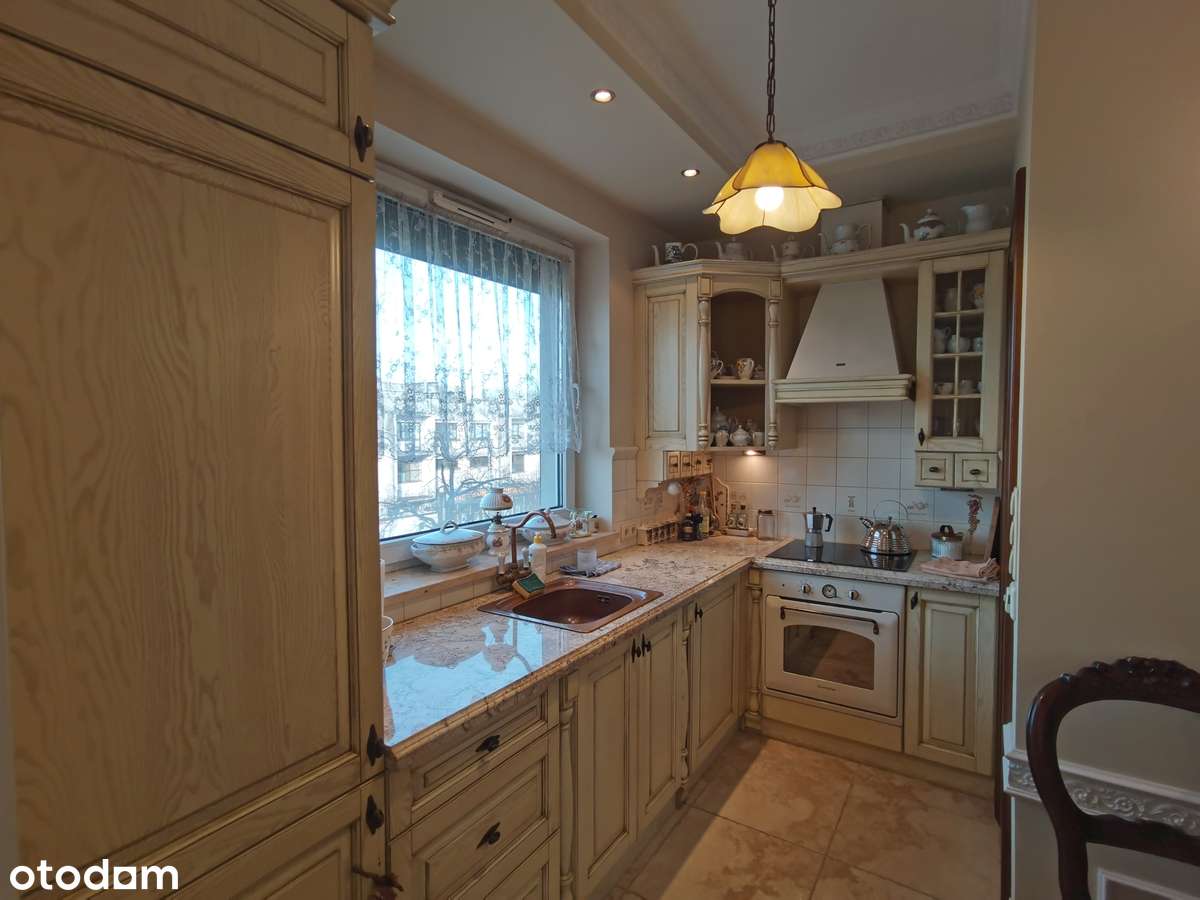 3 pok. 74,3m2, 2/3p, budynek z 2007, winda, wykończone w stylu włoskim-7