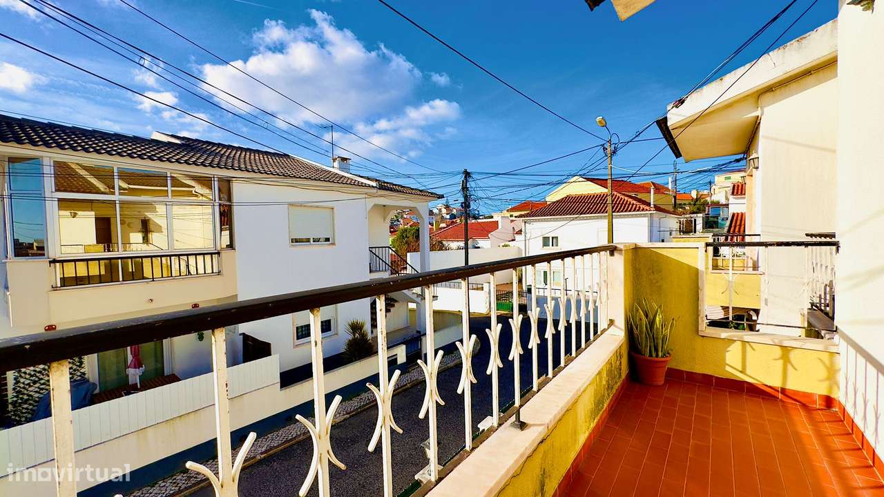 Andar de Moradia T2 | 70 m² | Varanda | Garagem | Porto Salvo-13
