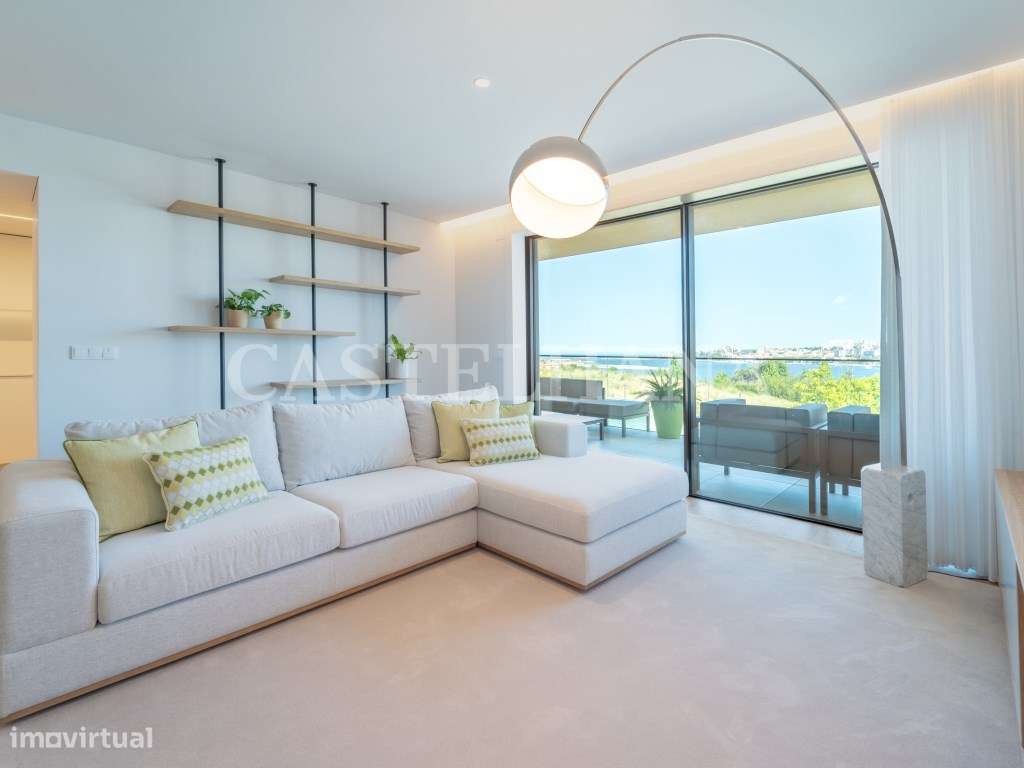 Apartamento T2 com varanda e estacionamento em Vila Nova de Gaia - Grande imagem: 5/100