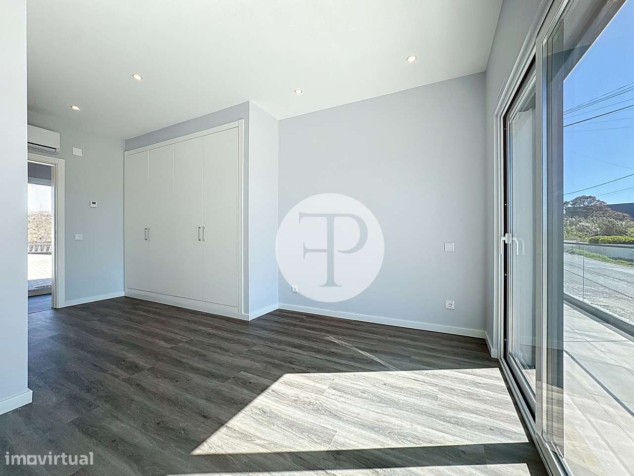 Moradia T4 com 2 suítes, piscina interior central em Alfeizerão-27