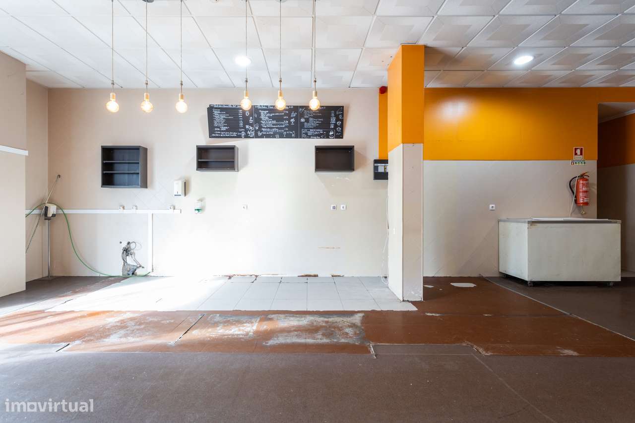 Loja na Ericeira com muito potencial - Grande imagem: 4/11