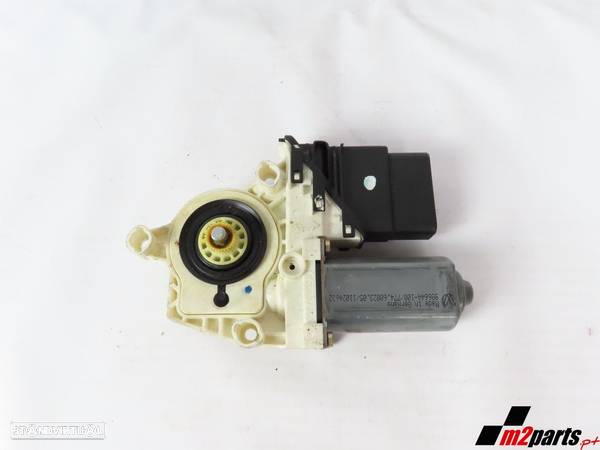 Motor elevador Direito/Trás Seminovo/ Original VW GOLF V (1K1) 1K0959704B - 2