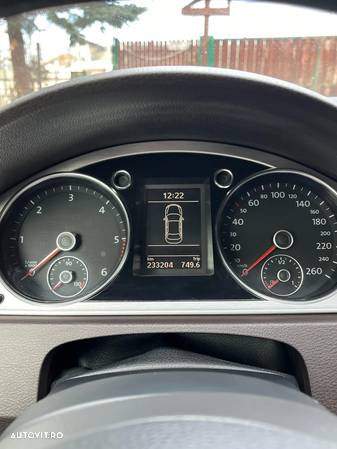 Volkswagen Passat 2.0 TDI BlueMotion Tehnology Highline - 16