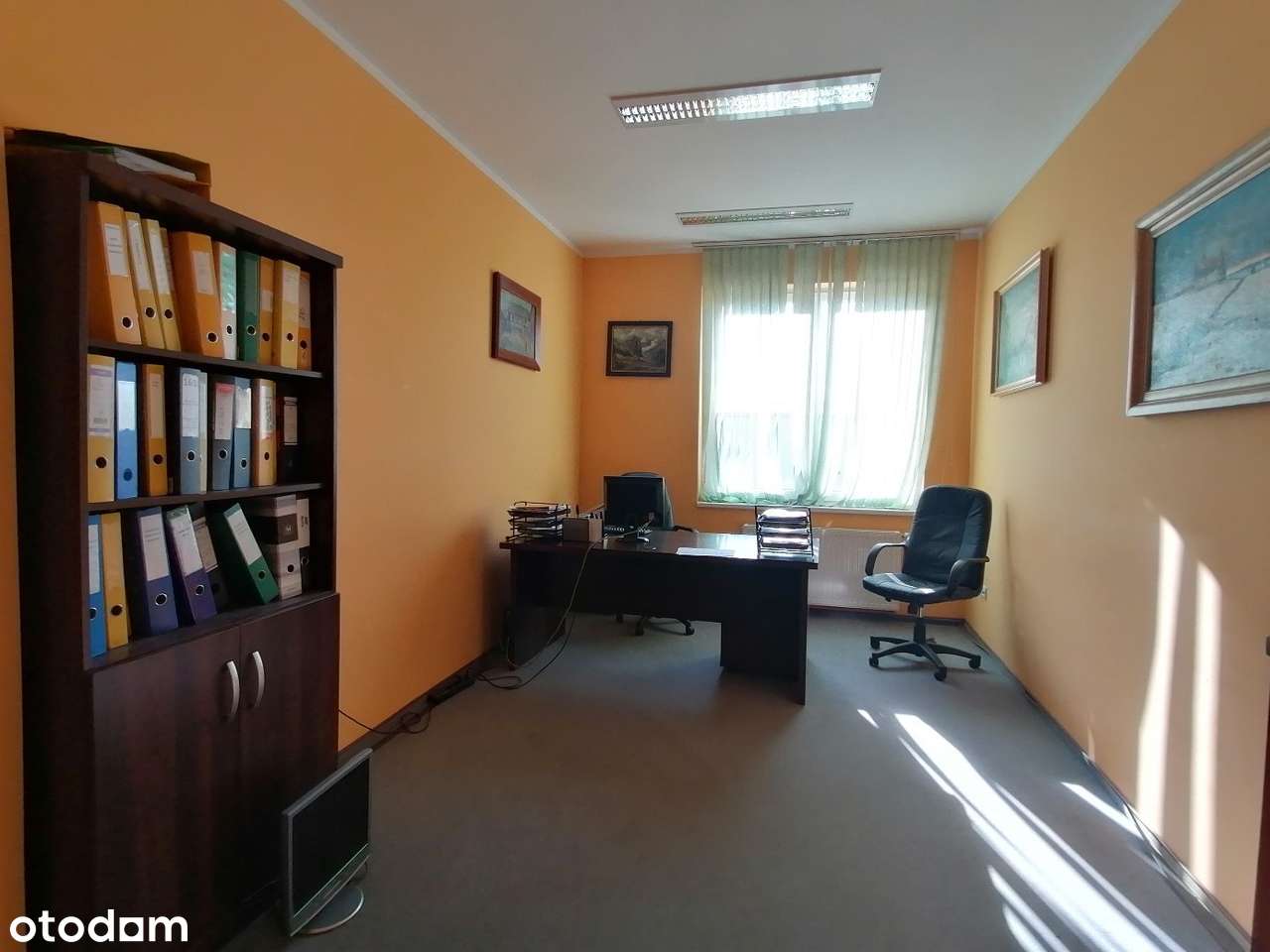 Budynek biurowo- użytkowy-1