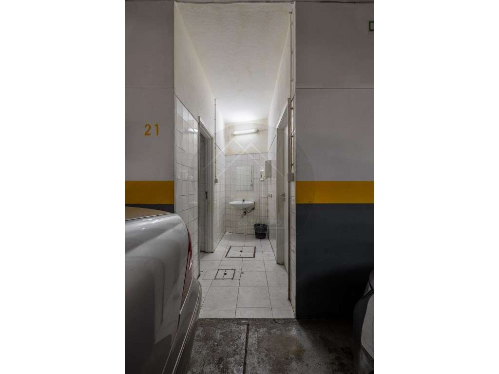 Parque de Estacionamento com 53 Lugares | Investimento Seguro | Porto-19