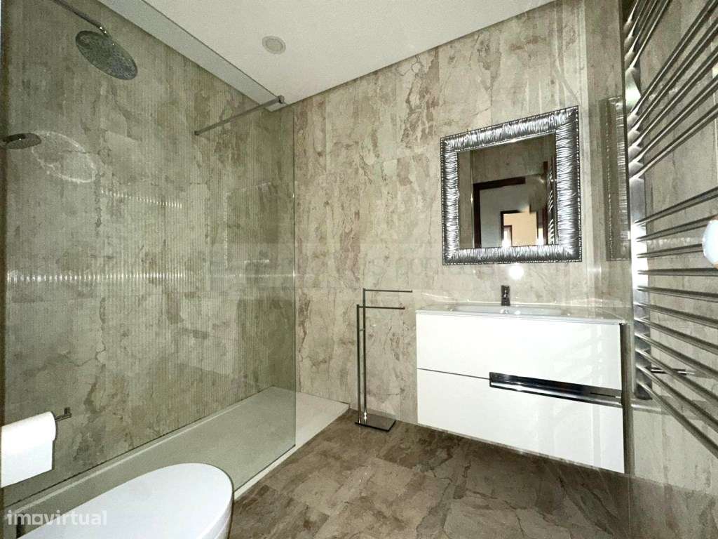 Apartamento T3 ultimo andar com terraço e marquise, garagem individ...-17