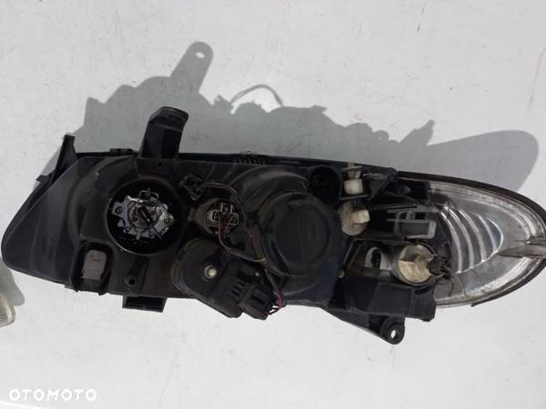 Lampa lewa przod   Nissan Almera N16 - 4