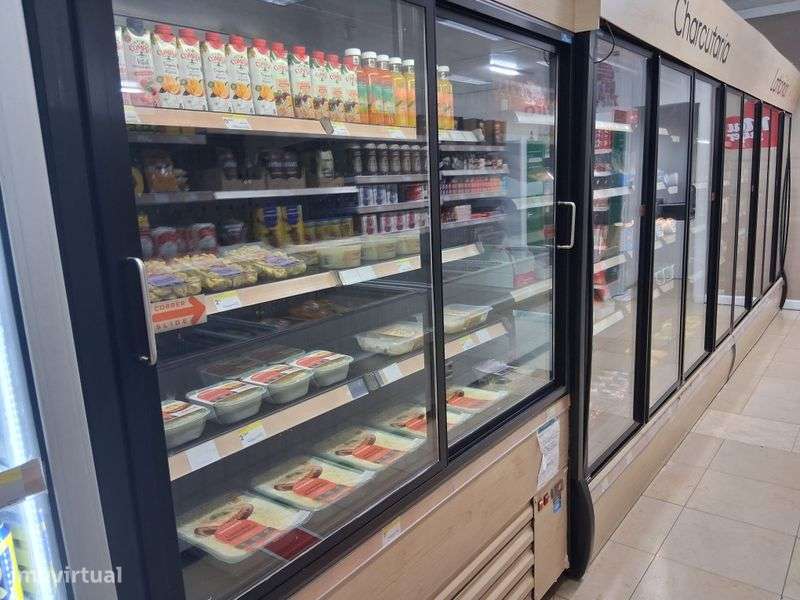 Mercado em plena atividade - Grande imagem: 5/12