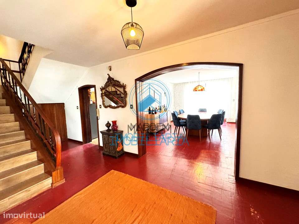 Moradia T5 a 3 minutos do centro, com garagem e piscina - Grande imagem: 5/57