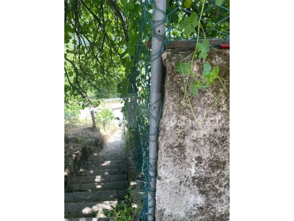 Moradia Espaçosa com Terreno e Potencial de Investimento - Atalaia,...-36