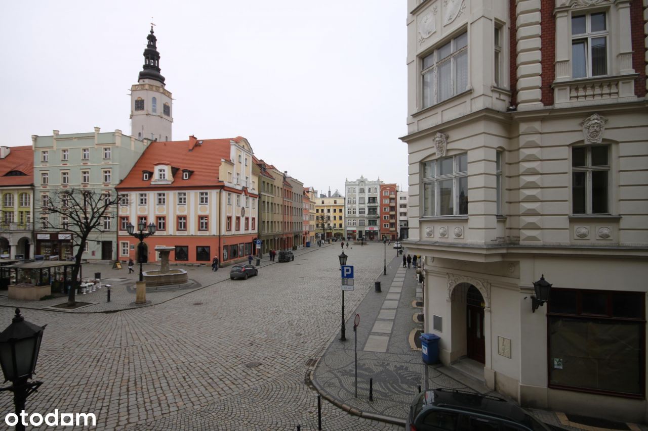 Piękne mieszkanie na I pietrze w Rynku