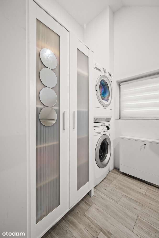 Komfortowy dom z zjawiskową działką świetnie skomunikowany-16