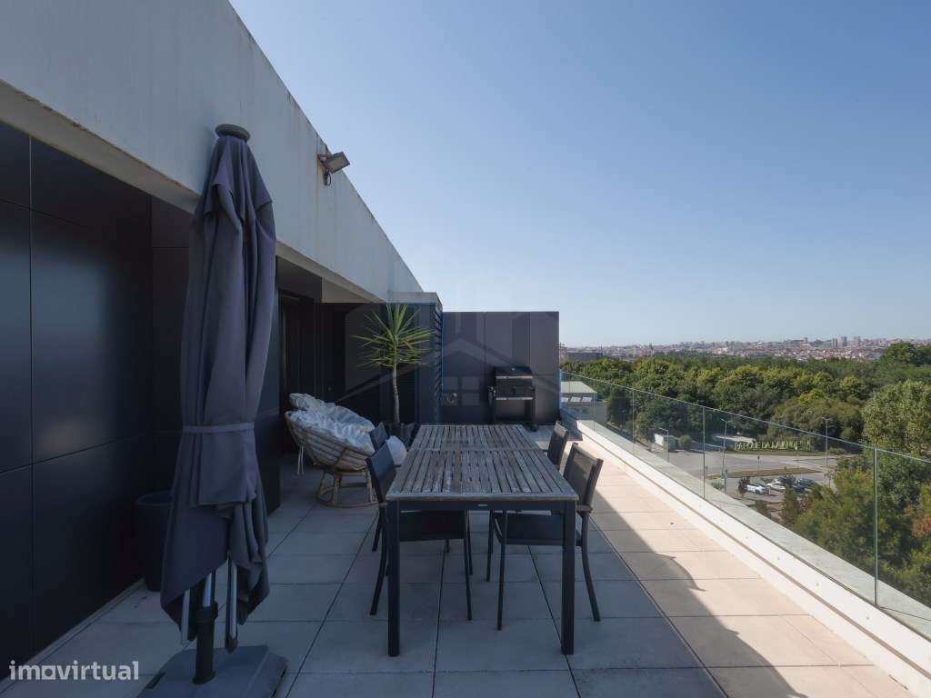Apartamento T2 com Terraço - Último Piso - Parque da Lavandeira-3