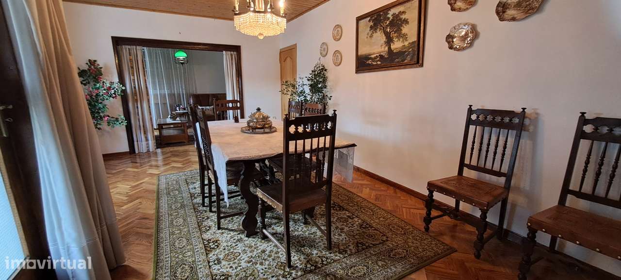 Moradia T5 com garagem e jardim em Miranda do Douro - Grande imagem: 5/60