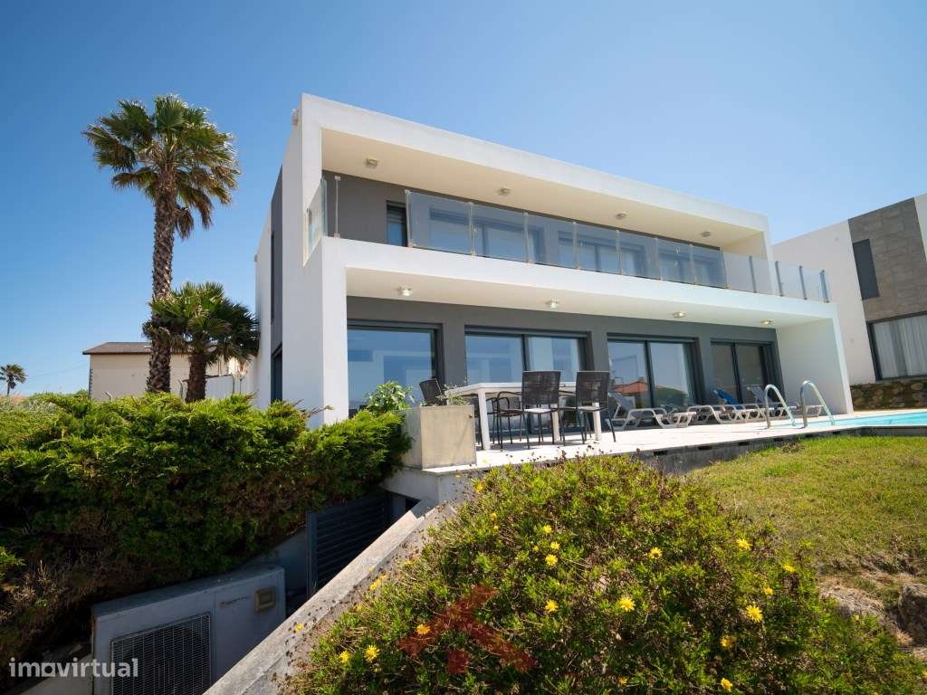 Moradia T4 Moderna Vista Mar-13