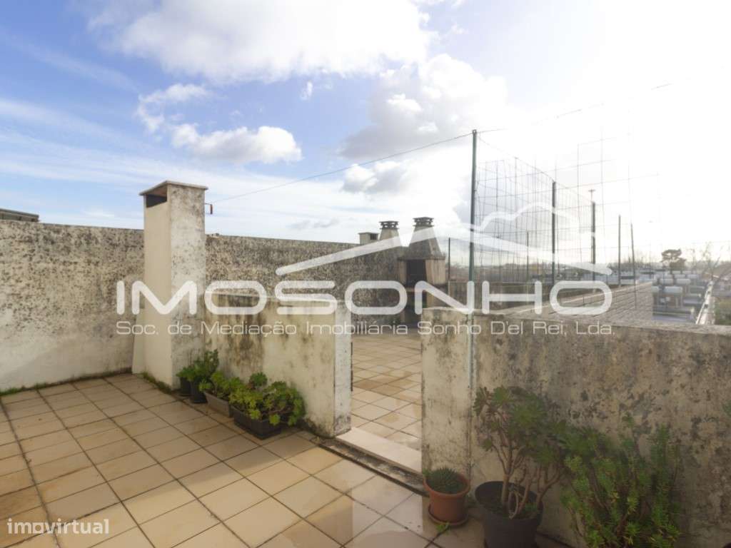 Apartamento T3, com terraço e elevador, no centro da Marinha Grande - Grande imagem: 5/17