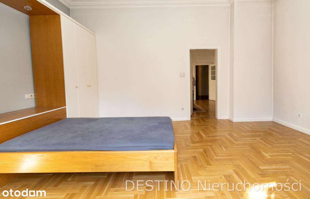 Na sprzedaż: Przestronne, klimatyczne mieszkanie w sercu miasta-6